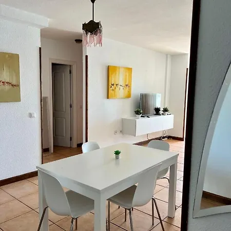 By The Sea Apartment *